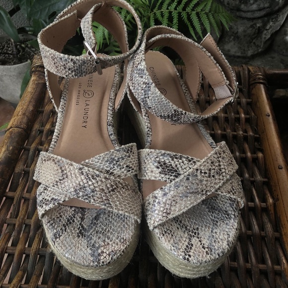 Chinese Laundry Zara Wedge Sandal snakeskin - Picture 2 of 2